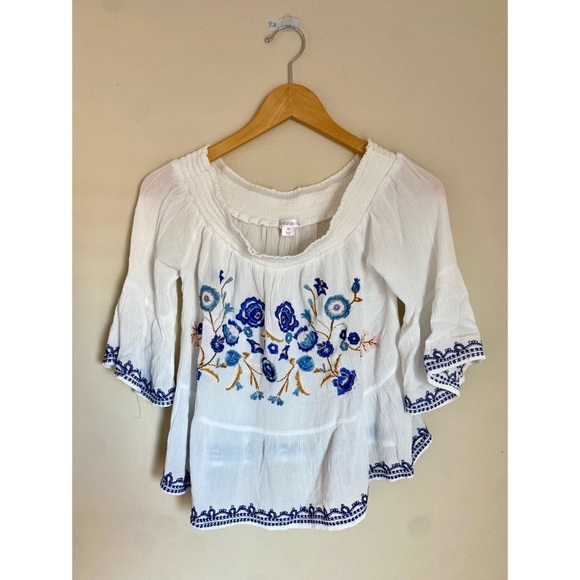 off the shoulder shirt - Picture 1 of 3